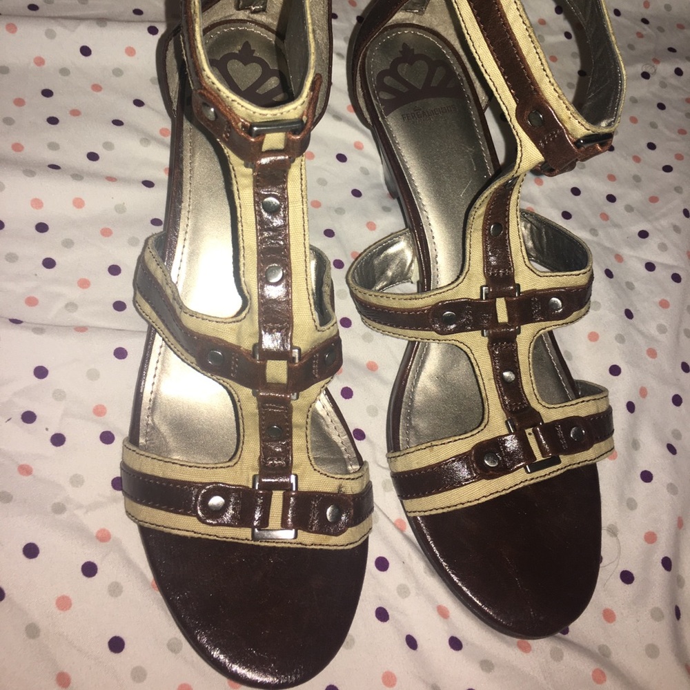 Kitten heels size 10 Brown and Tan Fergalicious!